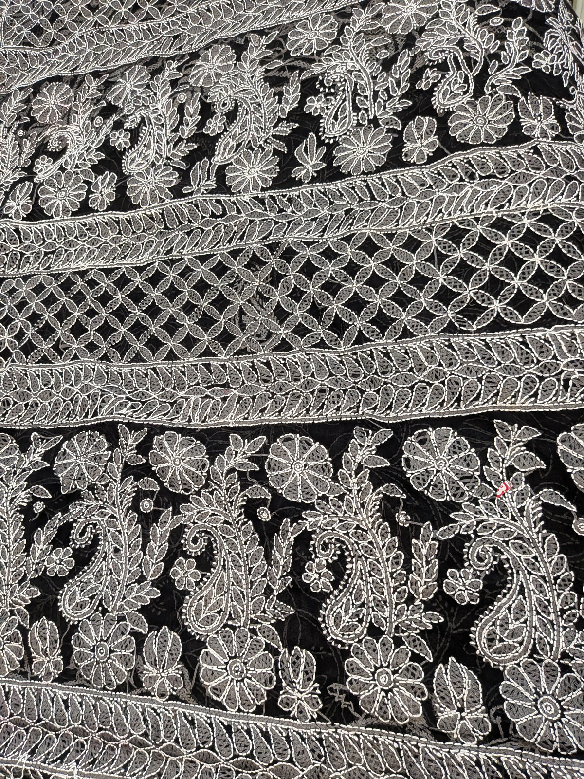 Why Handcrafted Chikankari Should Be in Every Woman’s Wardrobe